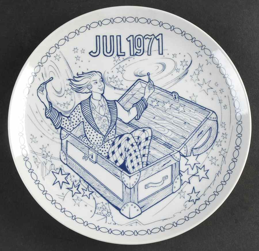 Bygdo Christmas Plate The Flying Trunk - Boxed by Bygdo-1