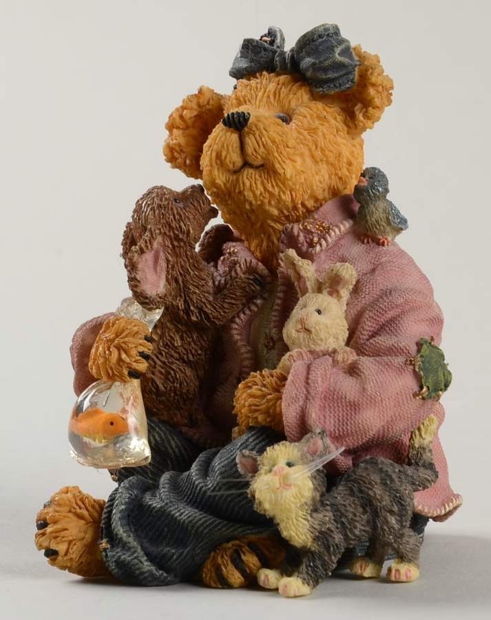 The Bearstone Collection Ruthie Pawsenclaws Unconditional Love - Boxed by Boyds Bears-1