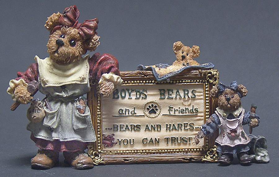 The Bearstone Collection Tessa, Ben & Cissie-A Sign Of The Times - Boxed by Boyds Bears-1