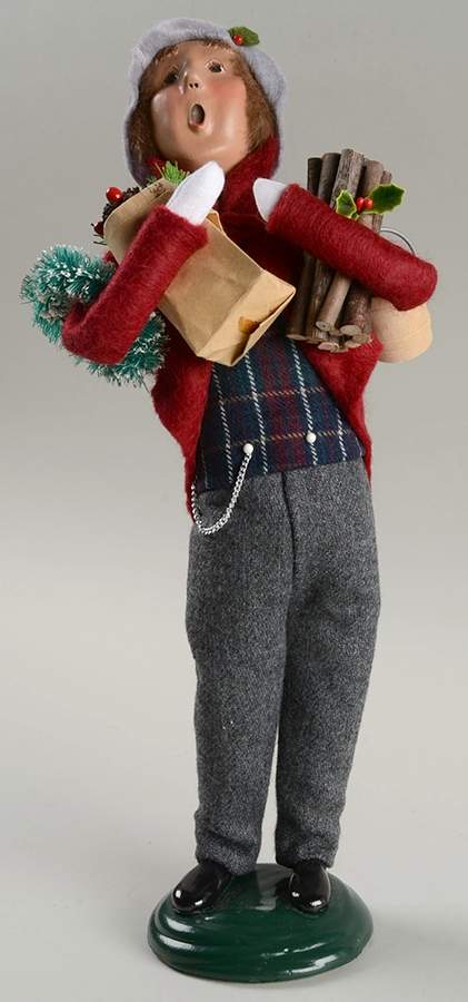Traditional Assorted Carolers Man With Wood & Wreath - No Box by Byers' Choice Ltd-1