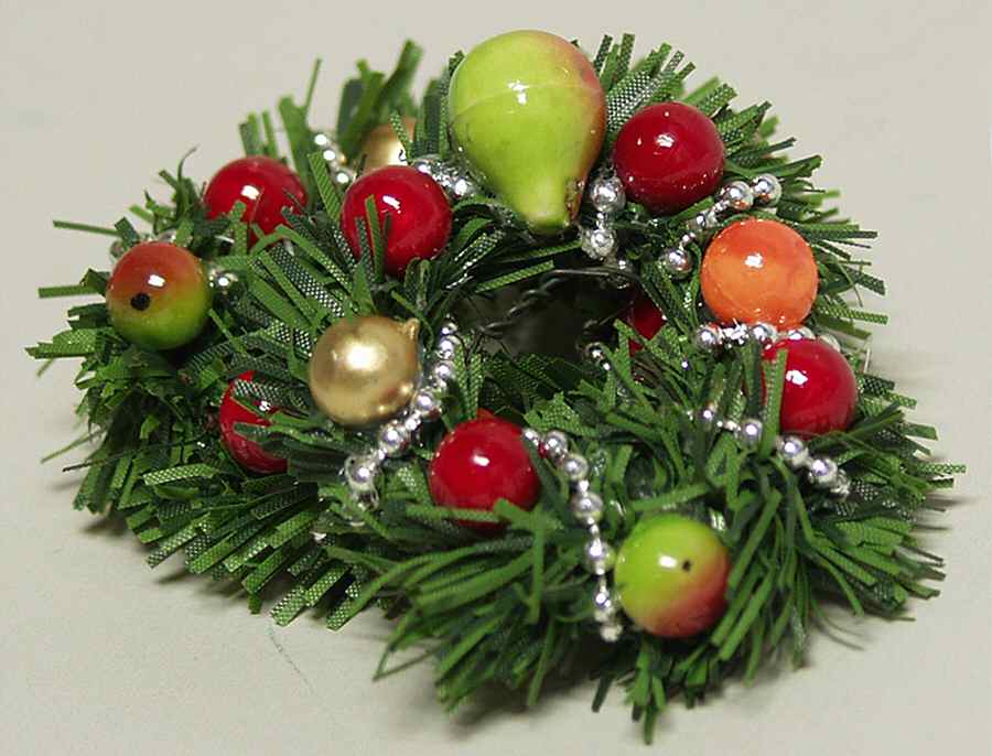 Traditional Assorted Carolers Two Small Wreaths - No Box by Byers' Choice Ltd-1