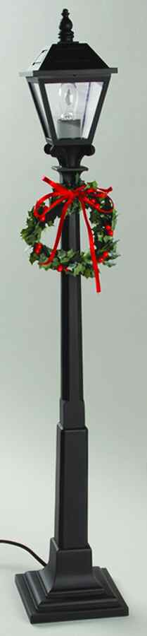 Accessories Lamppost With Wreath - No Box by Byers' Choice Ltd-1