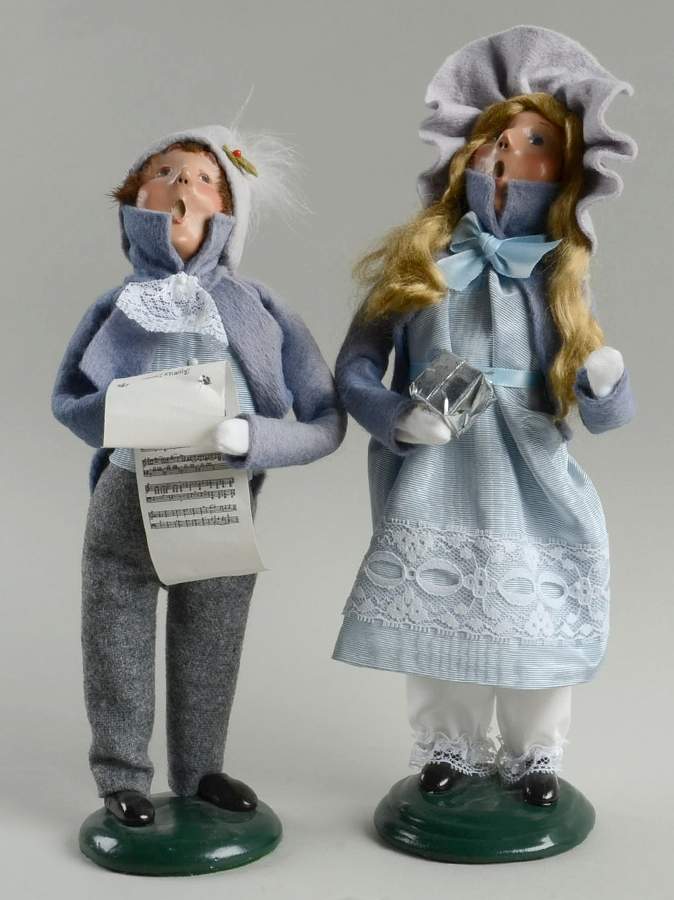 Traditional Assorted Carolers Boy With Music & Girl With Gift-Pair - Nb941, No Box by Byers' Choice Ltd-1