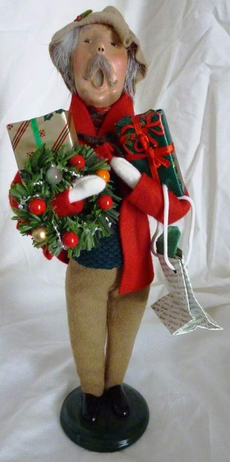 Traditional Assorted Carolers Shopper Grandfather With Wreath-Red - Nb965, No Box by Byers' Choice Ltd-1