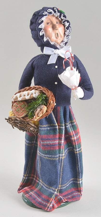 Traditional Assorted Carolers Shopper Grandmother With Bread And Cooki - Nb918, No Box by Byers' Choice Ltd-1