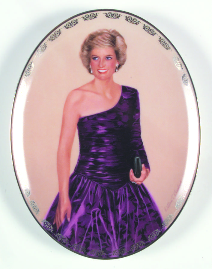 Diana:Queen of Our Hearts Radiant Princess - No Box by Bradford Exchange-1