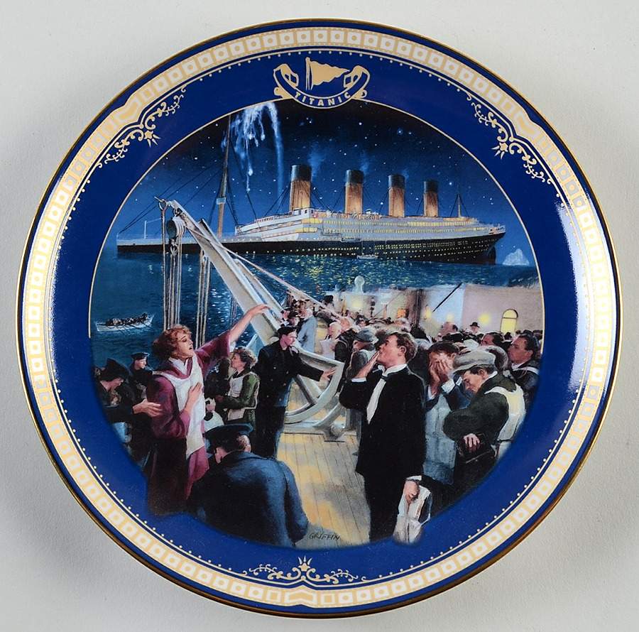 Titanic: Queen of The Ocean The Final Farewell - No Box by Bradford Exchange-1