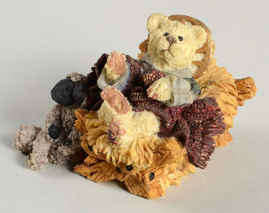 Holiday Pageant-Figurne Baldwin-As Baby Jesus - Boxed by Boyds Bears-1