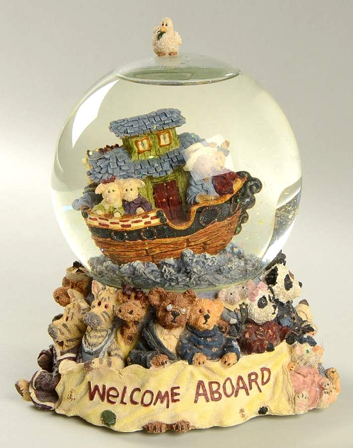 Musical Waterglobes Mr&Mrs Noah-Singing In The Rai - No Box by Boyds Bears-1
