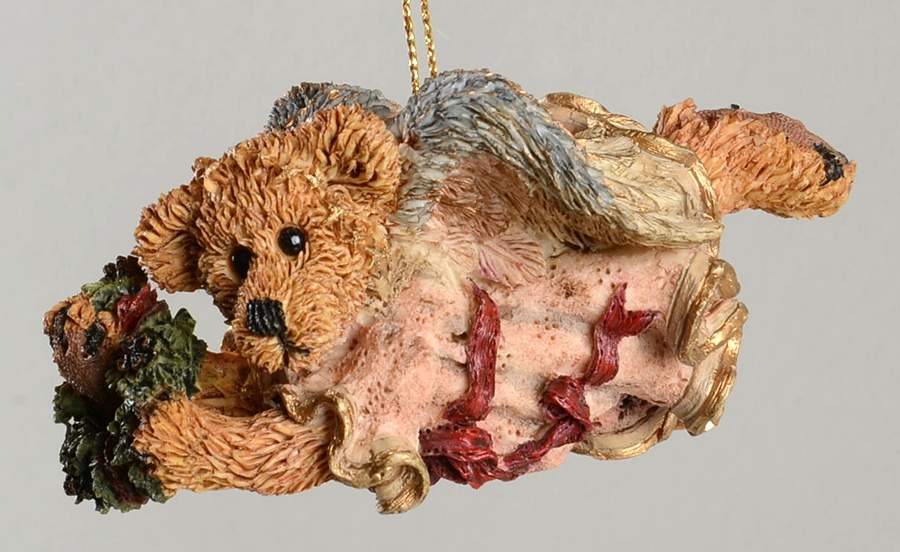 Bearstone Ornament Angel Bear With Wreath - Boxed by Boyds Bears-1
