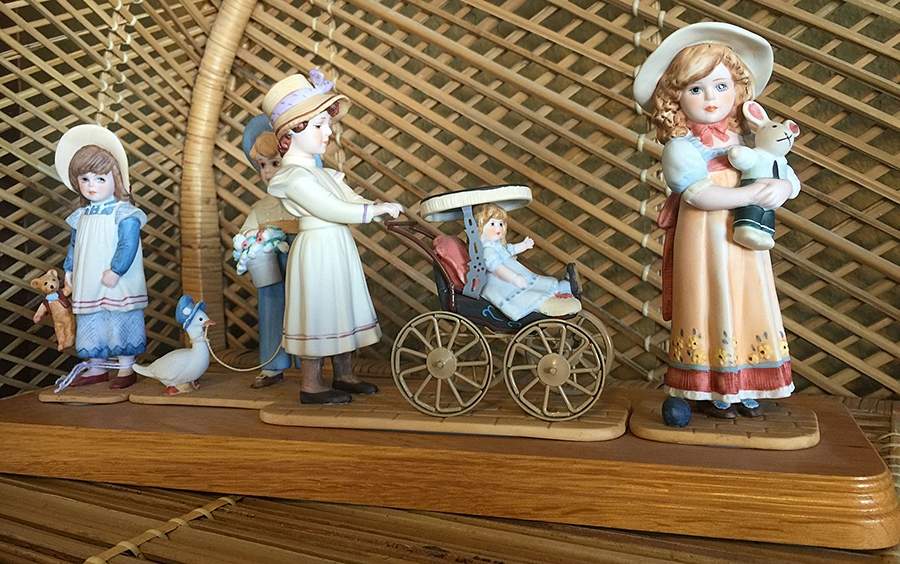 Signature Collection In Line (Full Set Of 4) - Boxed by B & J Art-1