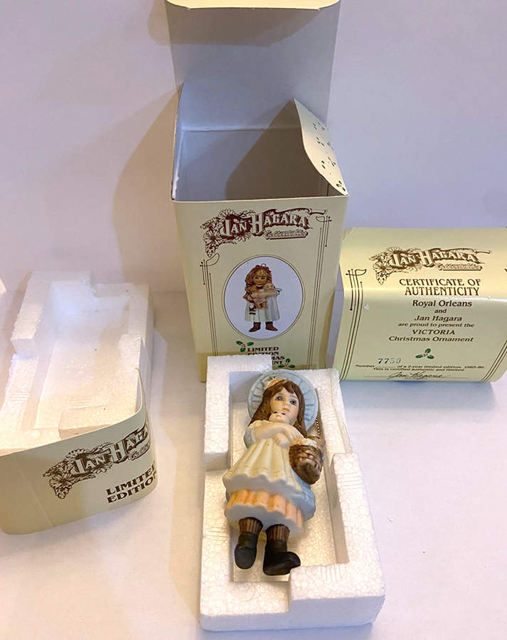 Jan Hagara Ornaments Victoria - Boxed by B & J Art-1