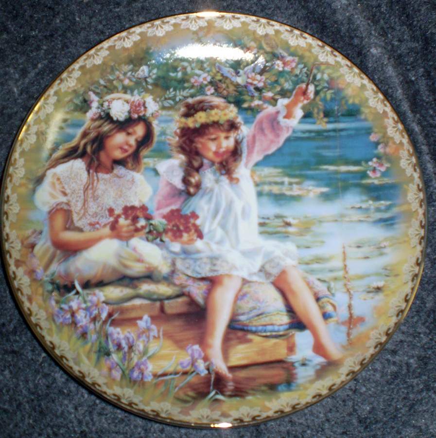 Sisters Love Forever Timeless Treasures - No Box by Bradford Exchange-1