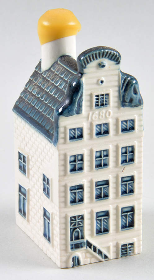 Blue Delft's KLM Houses #14: Daer De Twee Zeegooden Op De Gevel  - No Box by Blue Delft-1