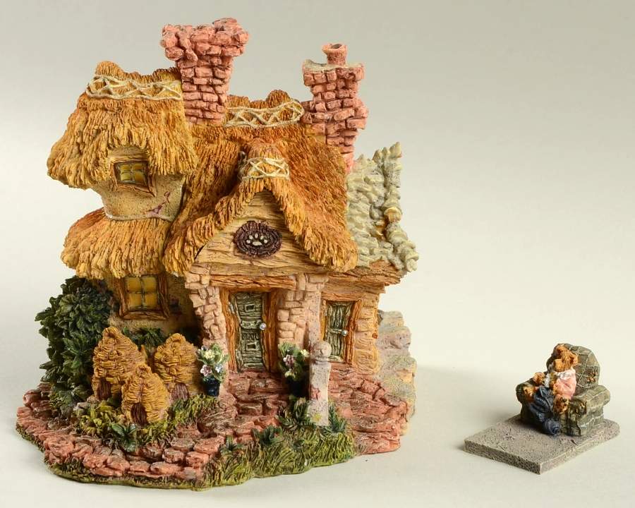 Boyds Town Village Bailey's Cozy Cottage - No Box by Boyds Bears-1