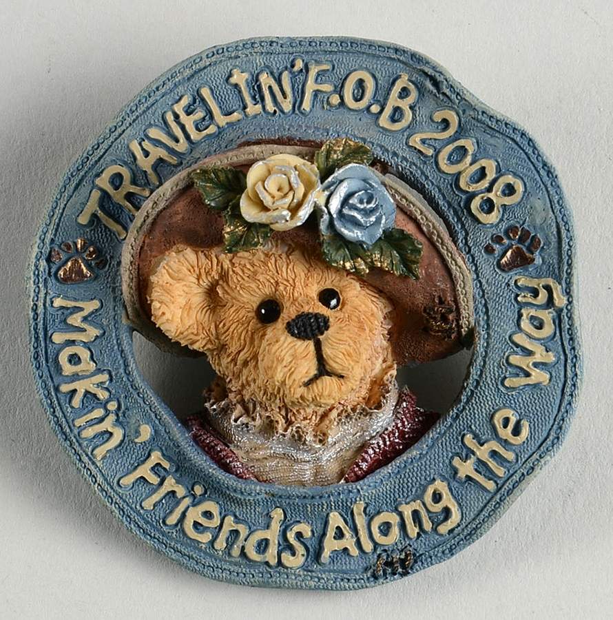 Friends of Boyds 2008 - Travelin Fob Pin - No Box by Boyds Bears-1