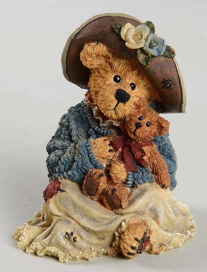 Friends of Boyds Ms. Luvsabunch-Bear Hugs - Boxed by Boyds Bears-1