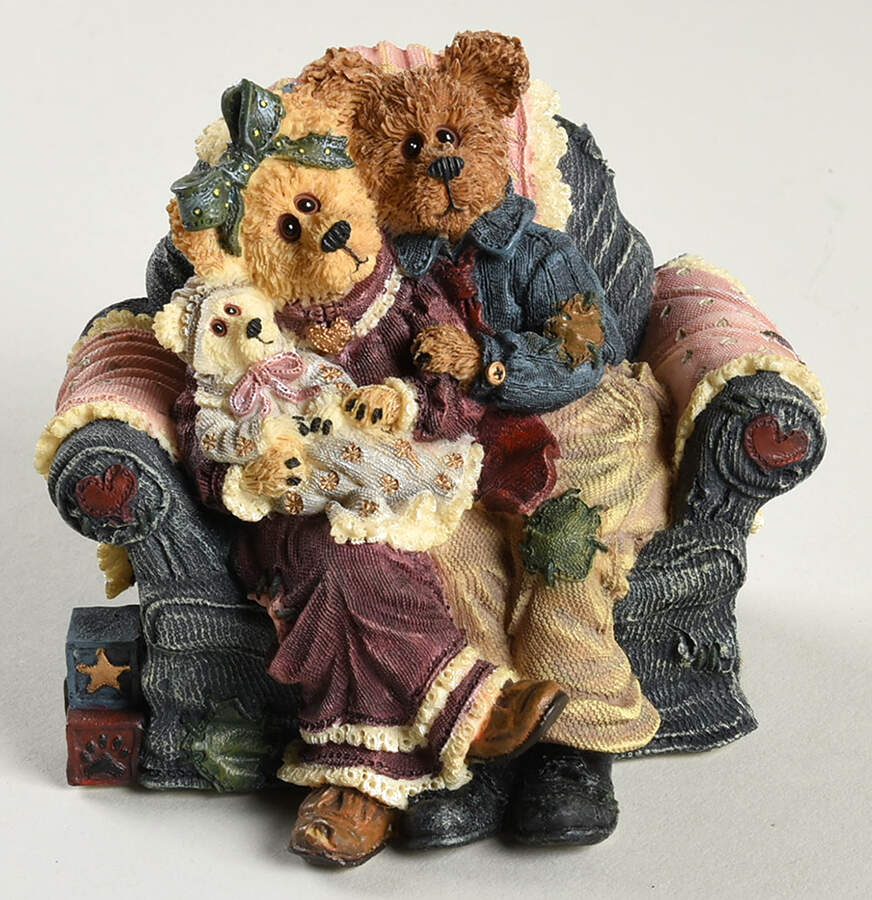 Bearstone Music Boxes Momma & Poppa McNewbear W/ Baby Bundles - No Box by Boyds Bears-1