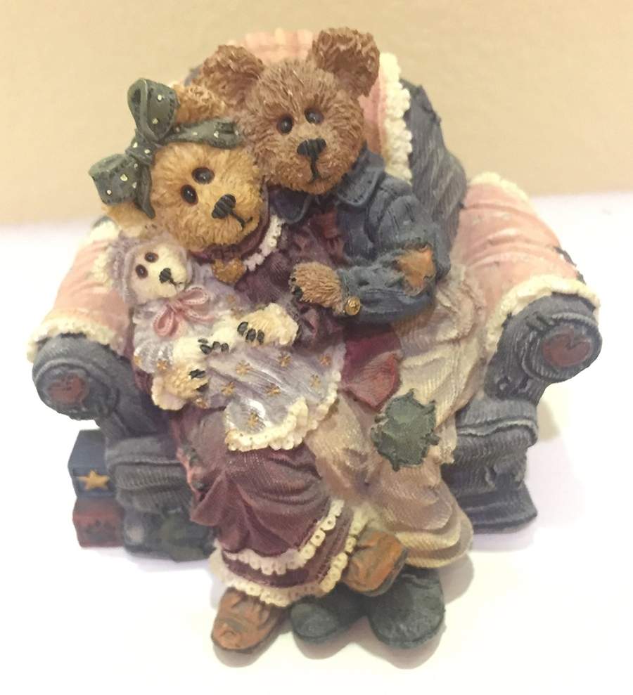 Bearstone Music Boxes Mom & Papa W/Baby Bundle - Boxed by Boyds Bears-1