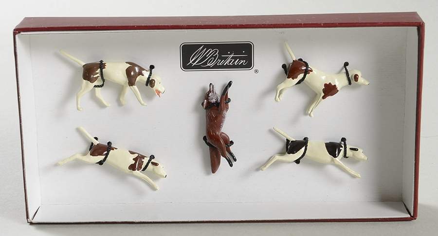 The Hunt-Heritage Collection The Fox And Hounds - Boxed by W Britain-1