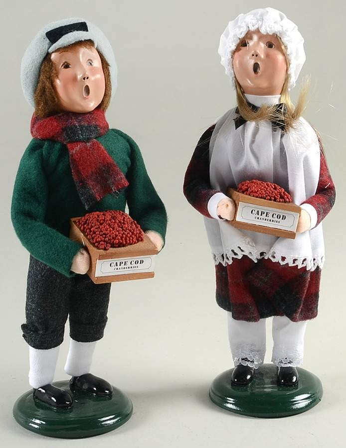 Yankee Craftsmen Exclusives Cape Cod Cranberry Children - Boxed by Byers' Choice Ltd-1
