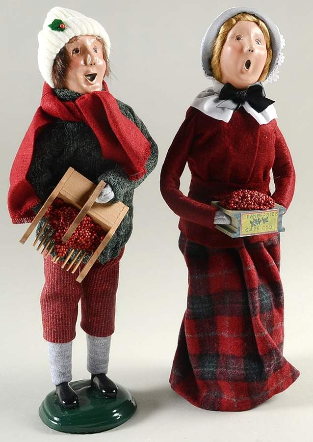 Yankee Craftsmen Exclusives Cape Cod Cranberry Couple W/ Sign - With Box by Byers' Choice Ltd-1