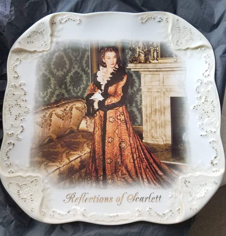 Scarlett O'Hara and White Lace Reflections Of Scarlett - No Box by Bradford Exchange-1