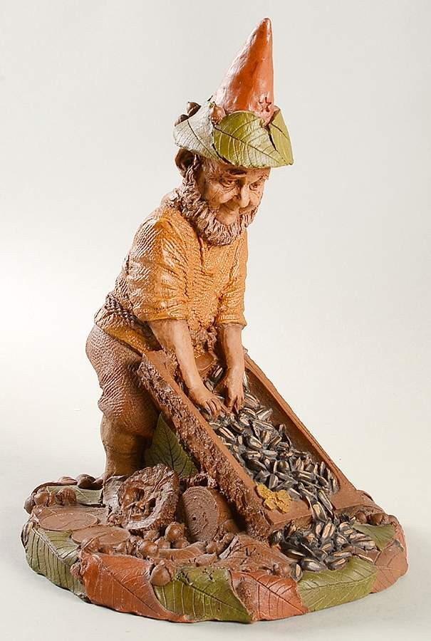 Tom Clark Gnomes Hitch - No Box by Cairn Studios-1