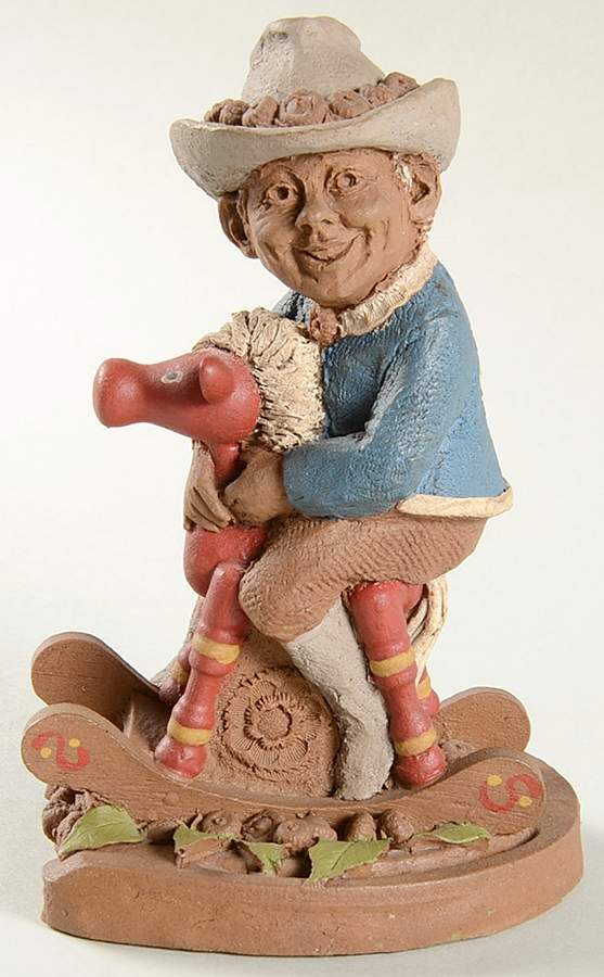 Tom Clark Gnomes Banbury - No Box by Cairn Studios-1