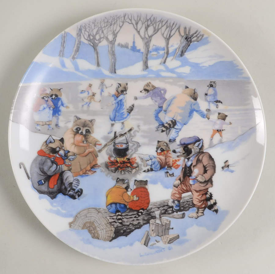 The Ringtail Raccoon Skating Party - No Box by Calvert Collectibles-1