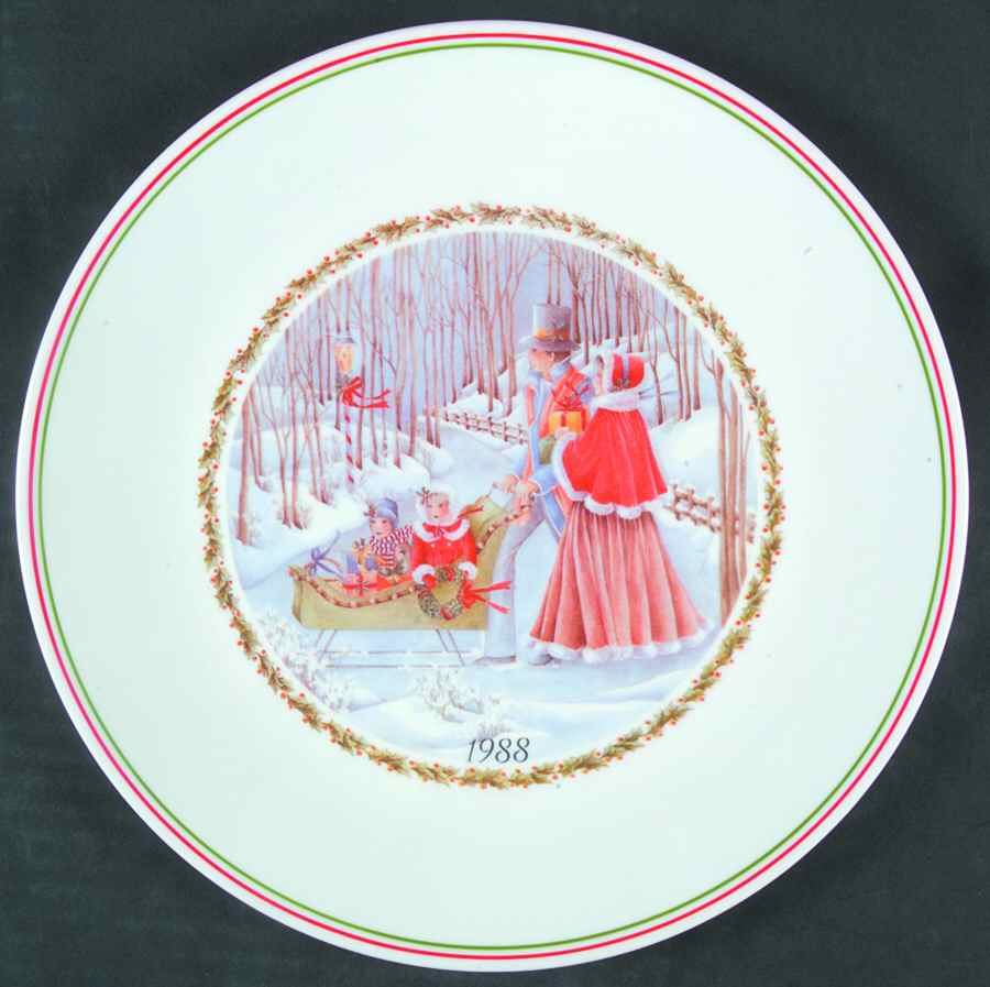 Corning Christmas Plate Christmas Plate - No Box by Corning Corelle-1