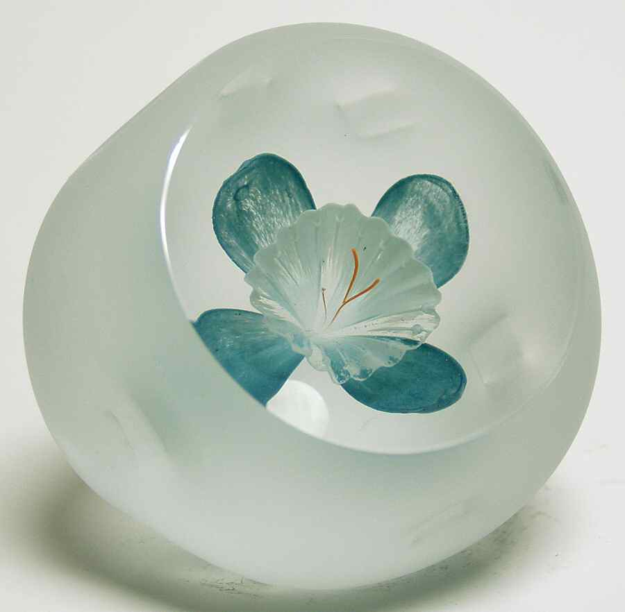 Caithness Paperweight Mint Cupcake - No Box by Caithness-1
