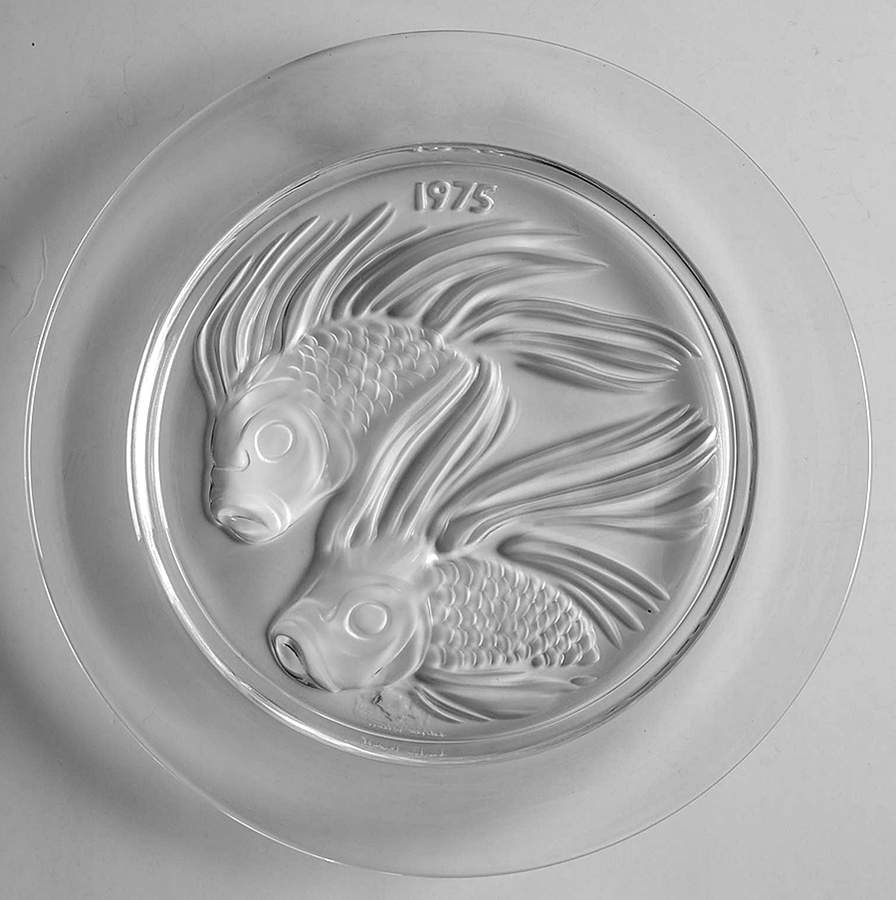 Lalique Annual Plate Duo De Poisson (Fish Duet) - Boxed by Lalique-1