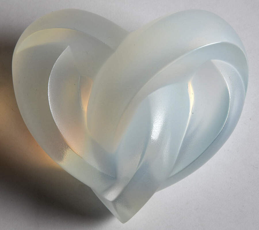 Lalique Figurines & Paperweights Heart Paperweight-Opal/Love Knot ...