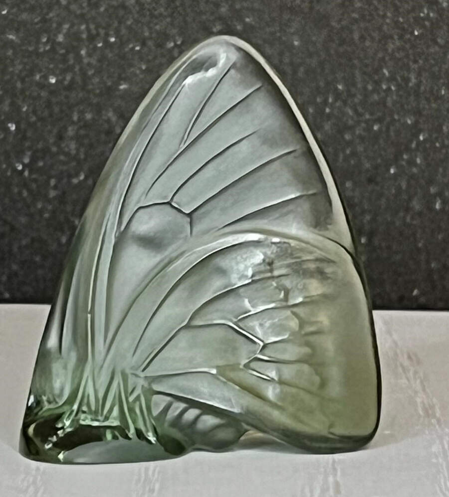 Grand Nacre Butterfly Butterfly - Khaki No Enamel - Boxed by Lalique-1