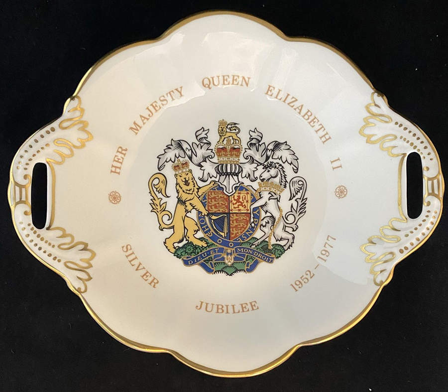 Coalport Royalty Giftware Queen Elizabeth Ii-Silver Jubilee - No Box by Coalport-1