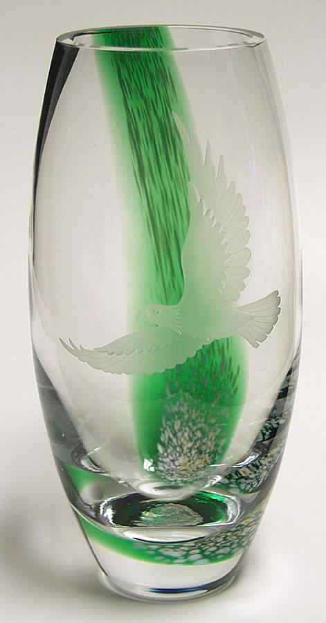 Northern Lights Collection Eagle In Flight Barrel Vase - No Box by Caithness-1