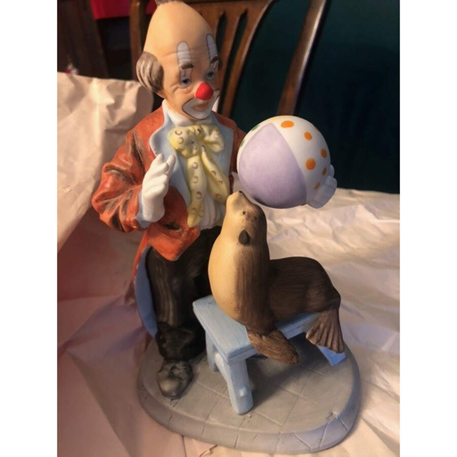 Capodimonte Giftware Clown And Seal With Ball - No Box by Capodimonte-1