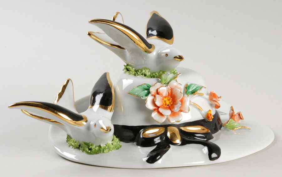 Capodimonte Giftware Decorative Hat Figure - No Box by Capodimonte-1