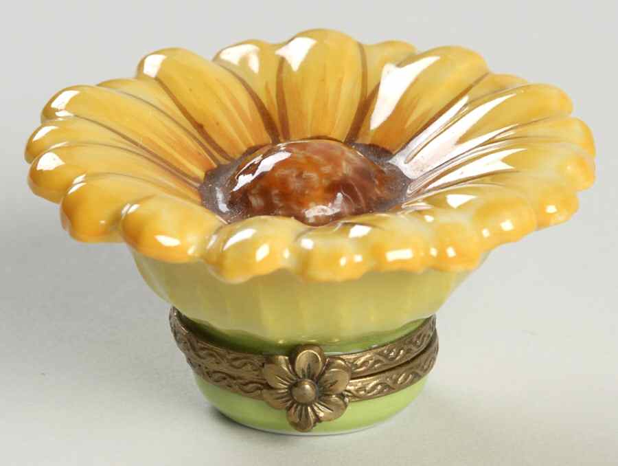 Chamart Exclusives Limoges Box Yellow Daisy - Boxed by Chamart Exclusives-1