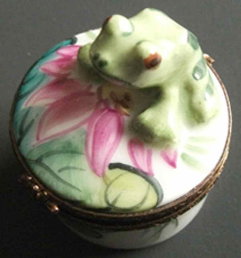 Chamart Exclusives Limoges Box Frog On Lily - Boxed by Chamart Exclusives-1