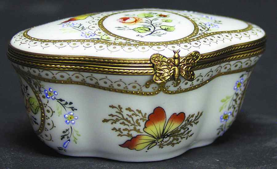 Cardinet Limoges Box Scalloped Butterfly Box - Boxed by Cardinet Limoges-1