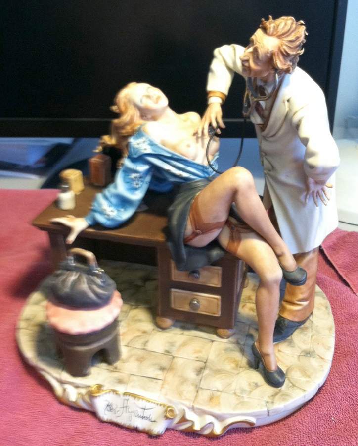 Laurenz Doctor With Patient - Boxed by Capodimonte-1