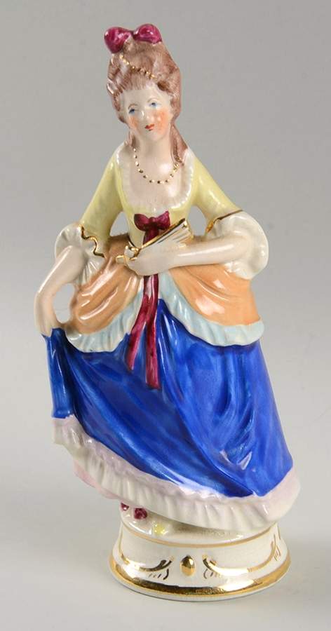 Figurines Colonial Lady With Fan - No Box by Coventry - USA-1