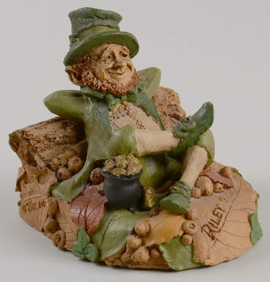 Leprechauns Riley - No Box by Cairn Studios-1