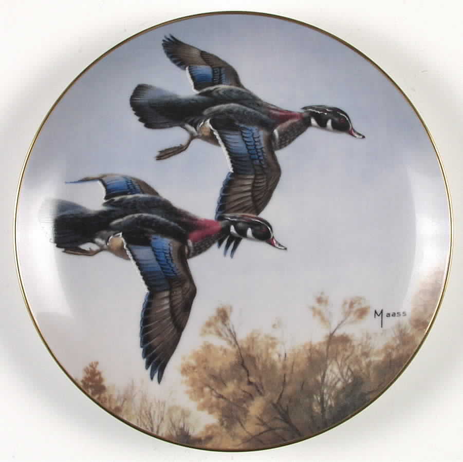 Ducks Taking Flight Feeding Flight - No Box by Danbury Mint-1