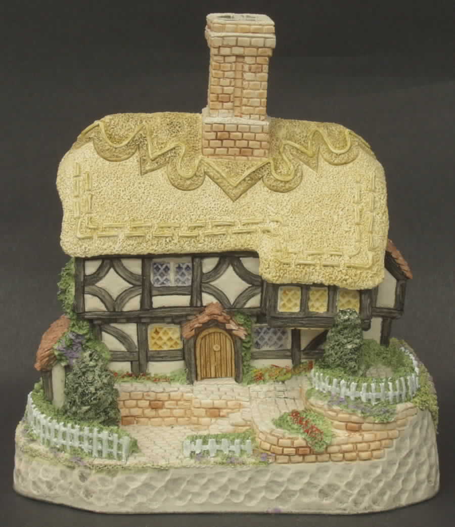 Collectors Guild Scene Plum Cottage - Boxed by David Winter-1