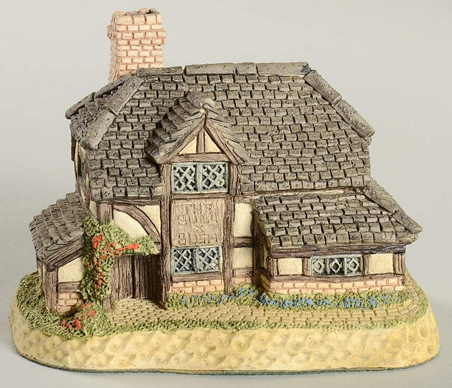 British Traditions Bull And Bush-December - Boxed by David Winter-1