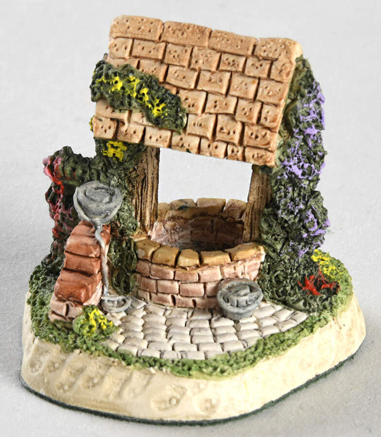 Cameos Penny Wishing Well - Boxed by David Winter-1