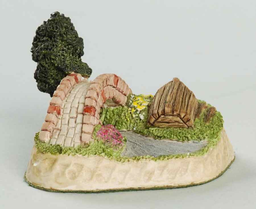 Cameos Brooklet Bridge - Boxed by David Winter-1